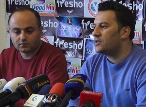 Армянская сторона должна вести инициативную политику: ирановед о напряженности Иран - США