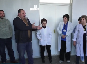 Tert․am. Եղվարդի ծննդատունը լուծարվում է․ բուժաշխատողների բողոքի ակցիան՝ ուղիղ