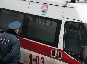 Тело экс-директора СНБ увезли на машине скорой помощи