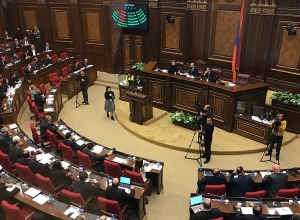 Принят законопроект о смягчении штрафа за проезд с одним госномером