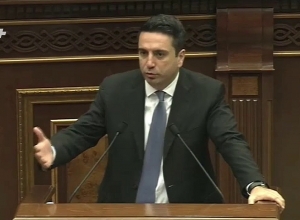 Երևանը շուկայի է վերածվել, ով որ շենքի գլխին ինչ ուզել՝ սարքել է․Ալեն Սիմոնյան