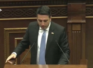 Ալեն Սիմոնյանը «քուանշեց» Գևորգ Պետրոսյանին