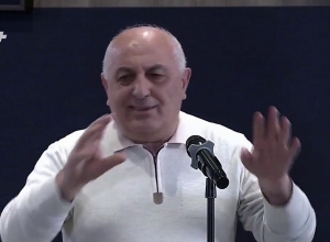 Օրը ցերեկով հարձակվել են թերթի վրա