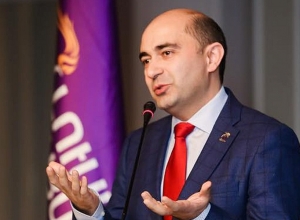 Эта культура ругательств, похоже, нравится властям: Эдмон Марукян