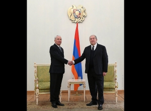 Նախագահ Սարգսյանին հավատարմագրերն է հանձնել Հայաստանում Ուկրաինայի նորանշանակ դեսպանը
