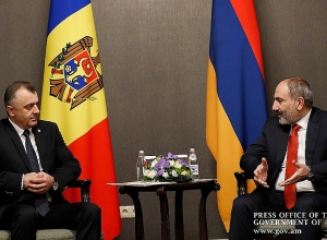Премьер-министр Армении в Алма-Ате провел встречу с премьер-министром Молдовы