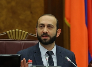 Государство и церковь отделены и не должны вмешиваться во внутренние дела друг друга: Арарат Мирзоян