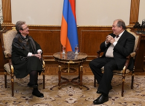 Армен Саркисян встретился с послом ЕС в Армении Андреа Викторин