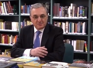 ԱԳ նախարար Զոհրաբ Մնացականյանը միացել է Գիրք նվիրելու տոնին