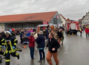 В Германии автомобиль въехал в толпу зрителей на карнавале