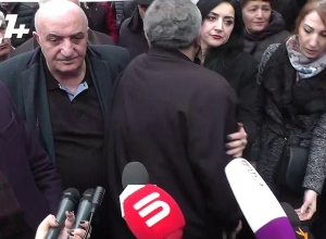 «Ի՞նչ ենք ուզում․ միայն արդար դատաքննություն»․ հավաք ՌԴ դեսպանատան առջև