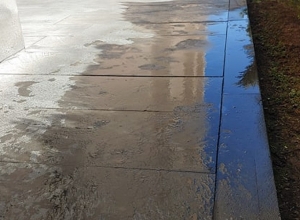 Молодой человек попытался совершить самосожжение напротив мэрии