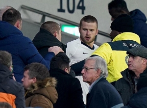 «Տոտենհեմի» ֆուտբոլիստը հարձակվել է հանդիսականի վրա, Մոուրինյոն պաշտպանել է նրան