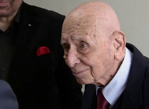 Վարչապետը  ՀՀ քաղաքացու անձնագիր է հանձնել 105 ամյա Նուրհան Յոսուփովիչին