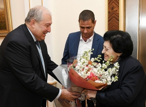 Նախագահ Արմեն Սարգսյանը հյուրընկալել է տիկին Ռիմա Դեմիրճյանին