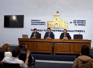 Пресс-конференция Арсена Торосяна и Рустама Бадасяна на тему чрезвычайного положения: ПРЯМОЙ ЭФИР