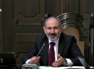 Փաշինյանն առաջարկեց  գործարարներին, բուժաշխատողներին, ու հայ ժողովրդին ծափահարել