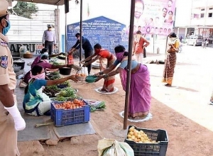 Полицейские и разгоняют дубинками, и раздают бесплатную еду: Чрезвычайное положение в Индии глазами армян