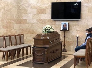 Երևանում տեղի է ունեցել Լևոն Արոնյանի կնոջ՝ Արիաննե Կաոիլիի հոգեհանգիստը․ aravot.am