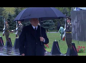 Արմեն Սարգսյանը Ծիծեռնակաբերդում հարգանքի տուրք է մատուցել Հայոց ցեղասպանության զոհերի հիշատակին