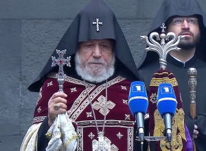 Ամենայն Հայոց Կաթողիկոսն այցելեց Ծիծեռնակաբերդի հուշահամալիր