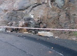 Камнепад на дороге Джермук-Вайк