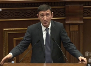 Ինչո՞ւ է ձեզ թվում, որ դուք ամեն ինչ բոլորից լավ գիտեք․ Թունյանը՝ որոշ պատգամավորներին