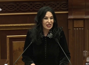 Призываю не влезать с политическими флажками между работодателем и работником – между пальцем и кольцом: Зограбян