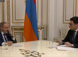 Пашинян и Бадасян обсуждают вопрос Веттинга и урегулирования незаконной конфискации имущества