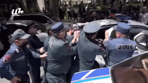 Акция протеста напротив Центрального банка: ПРЯМОЙ ЭФИР