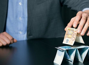 «Ֆինանսական բուրգի» գործով տուժողի կարգավիճակ ունի 10 անձ, հարցաքննվել է շուրջ 7 տասնյակ վկա