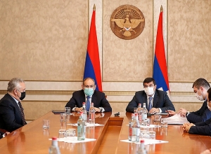 В Степанакерте встретились с представителями банковской системы РА и АР