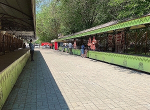 Վերնիսաժը՝  փակման եզրի՞ն