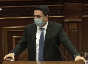 Լավ էլի, լավ էլի. այդ ստորակետ գտնելու տրամաբանությունը թարգեք. Ալեն Սիմոնյան