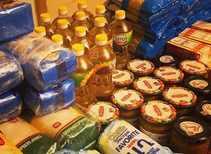 Пакеты с продовольствием, предметами гигиены и прочими необходимыми предметами - 900 семьям