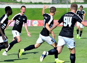 Հայաստանի ֆուտբոլի ԲԽ առաջնության առաջատարները սայթաքեցին սեփական դաշտում