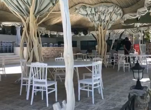 Полицейские проводят операцию в одном из досуговых центров в Птгни