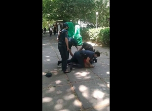 Քաղաքացուն տապալել են գետնին․ «Օրինական պահանջը չկատարելու համար է բերման ենթարկվել»