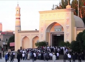 13-летнего армянского мальчика обратили в мусульманство в прямом эфире турецкого телевидения