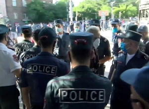 Продолжаются задержания