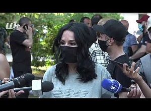 Նաիրա Զոհրաբյան