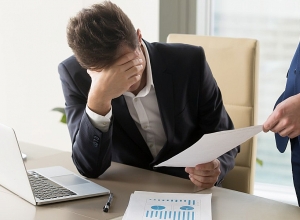 Աշխատավարձերից անհիմն պահումներ, աշխատանքից ազատումներ, վերջնահաշվարկի չիրականացում․․․ խնդիրներն այս ոլորտում