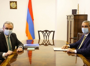 Зограб Мнацаканян встретился с министром ИД Арцаха Масисом Маиляном