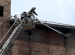 Взрывные работы в Ереване: прямой эфир