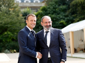 Эммануэль Макрон направил письмо поддержки премьер-министру Николу Пашиняну