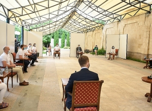 Президент принял группу литовских медработников