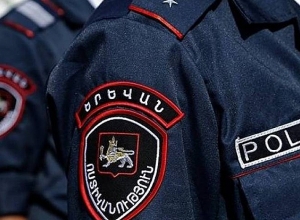 Полицейские и сотрудники МЧС посещают лиц, находящихся на самоизоляции: прямой эфир