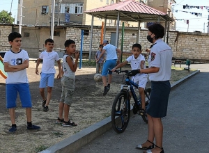 Արցախում ոստիկանները պրոֆիլակտիկ զրույցներ են անցկացրել բակերում խաղացող երեխաների հետ