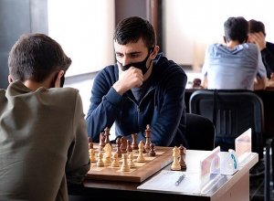 Ջերմուկի շախմատի մրցաշար. Առաջատար Մանուէլ Պետրոսյանը հաղթեց իրեն հետապնդողին