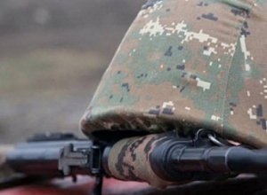 В результате взрыва вывозимых боеприпасов погибли двое военнослужащих АО